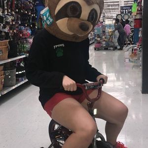 Meet your Posher, Lena